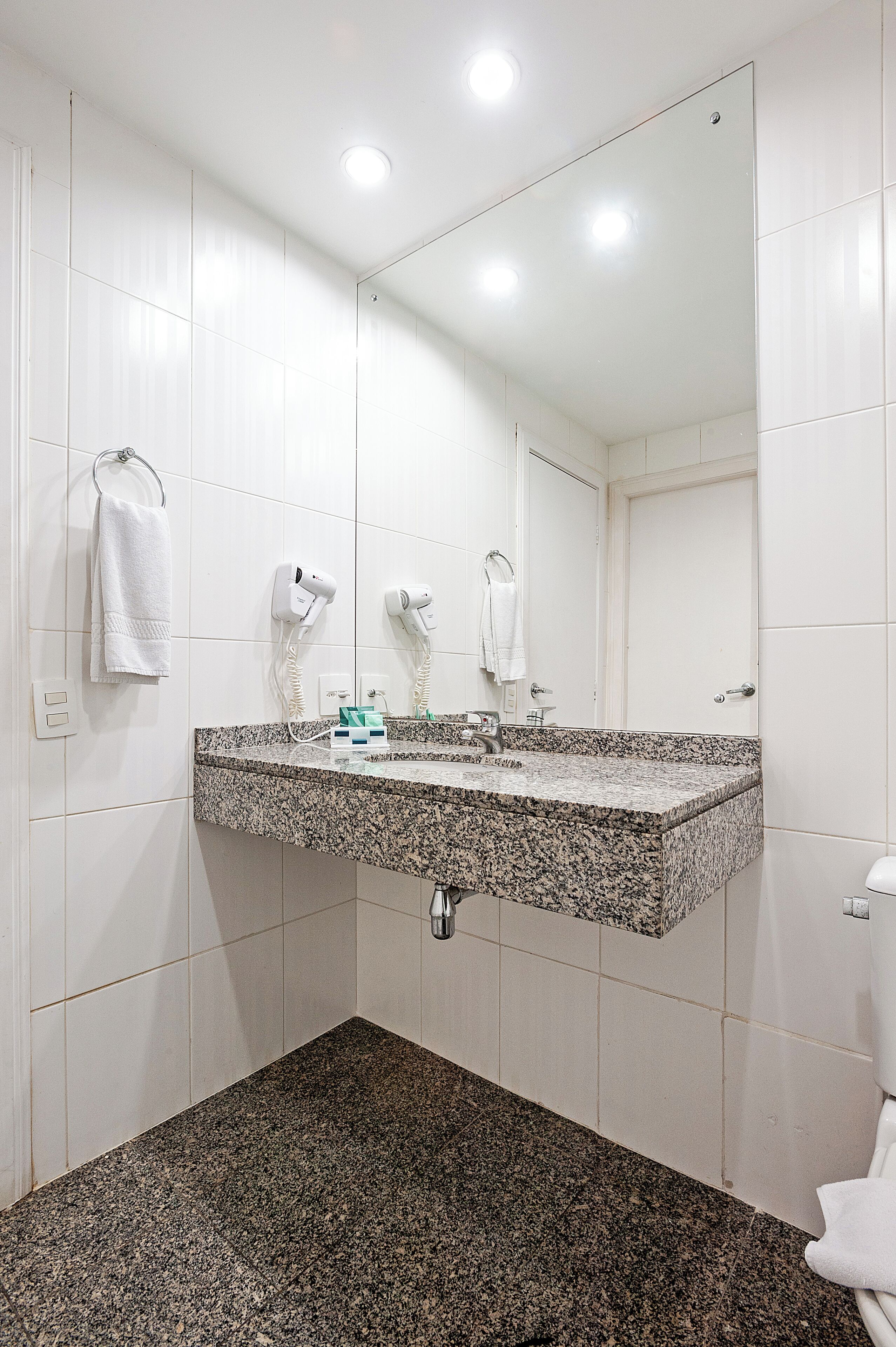 family triple room | bathroom | shower, free toiletries, hair dryer, towels