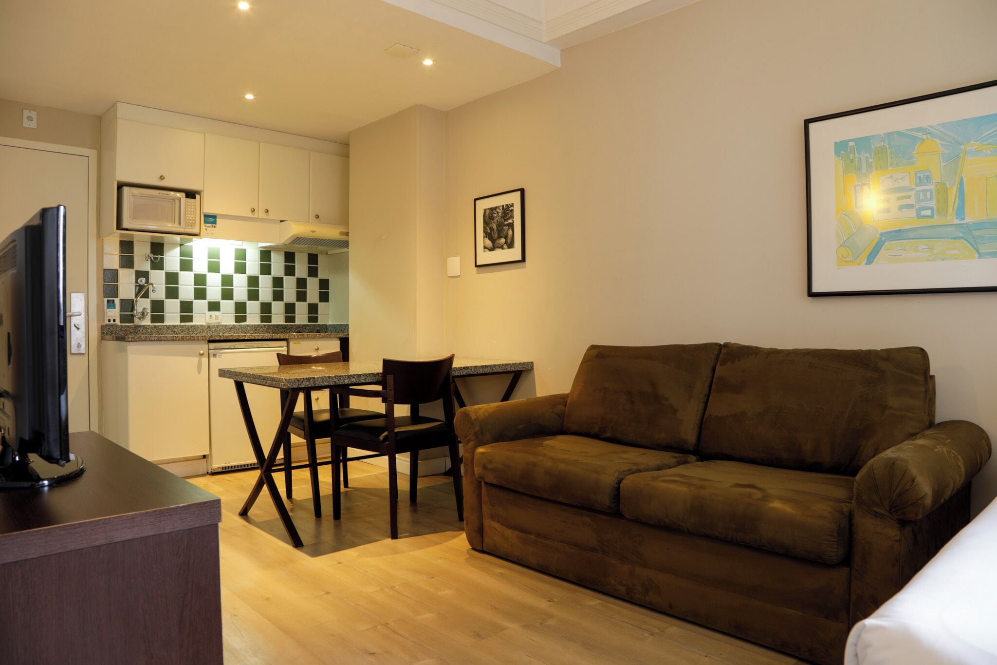 Quarto triplo superior | Sala de estar