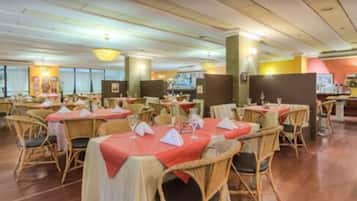 ๋งค์ผ ๋ทํ ๋ฌด๋ฃ ์์นจ ์์ฌ ํฌํจ