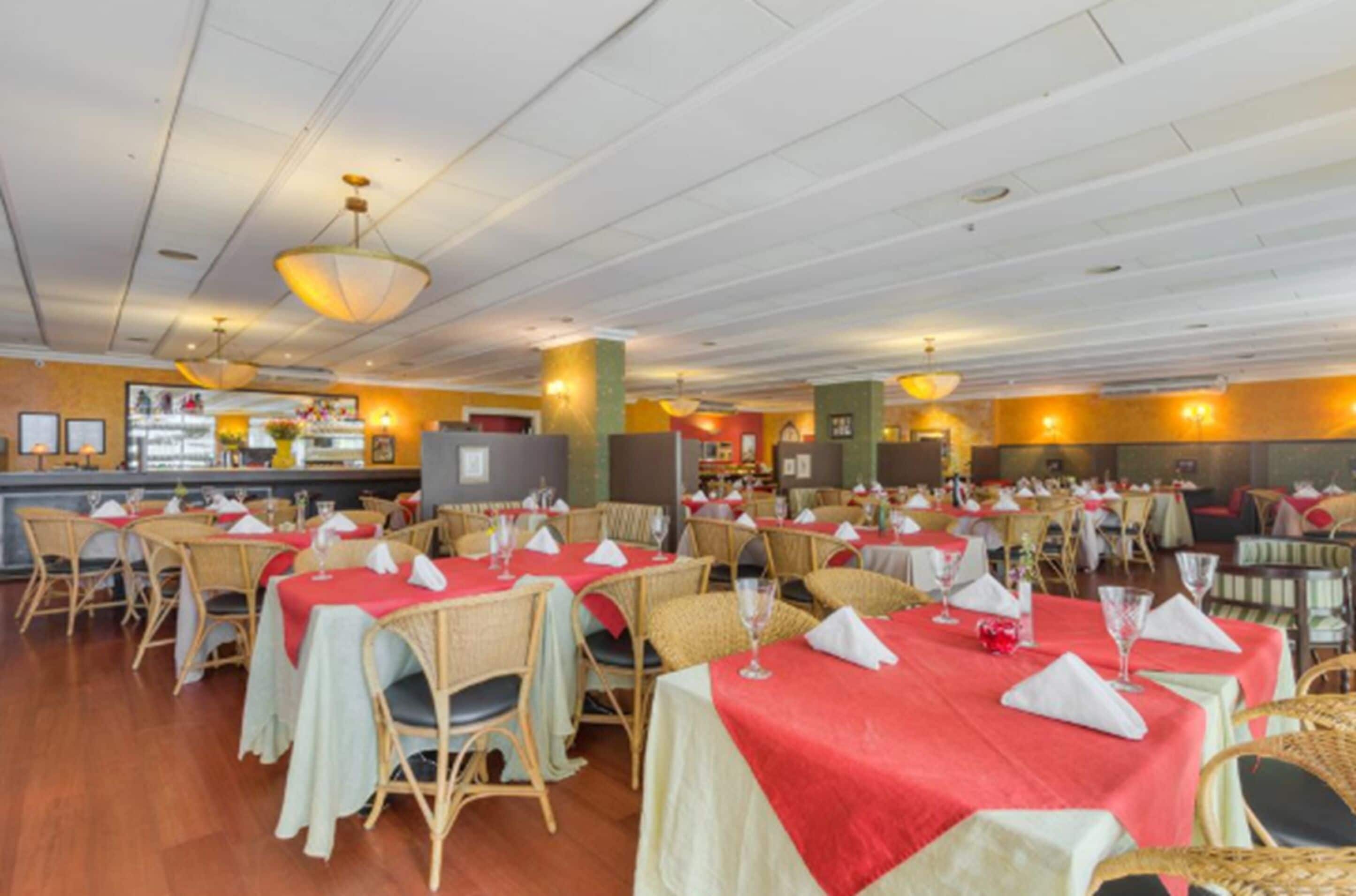 Se sirven desayunos, comidas, cenas y cocina internacional 