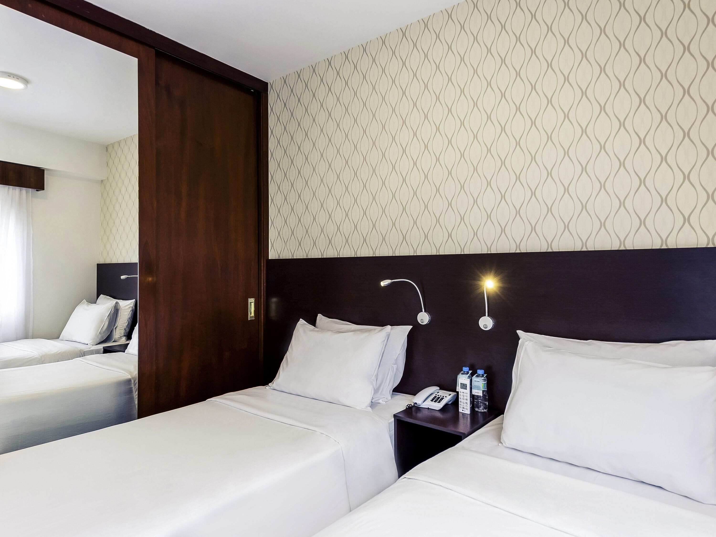 Superior Apartment, 2 Twin Beds, Kitchen | Minibar, in-room safe, desk, laptop workspace