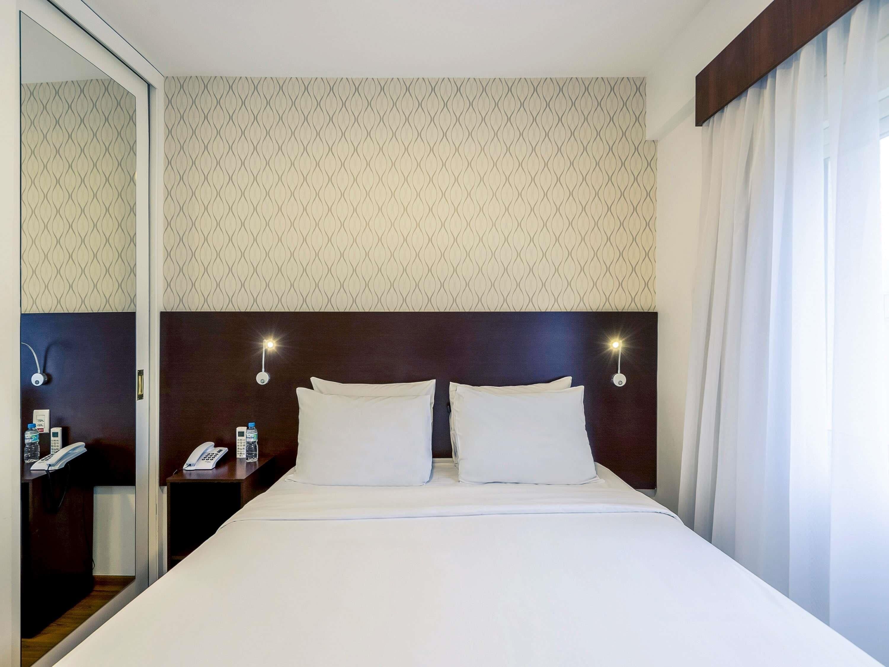 Minibar, in-room safe, desk, laptop workspace