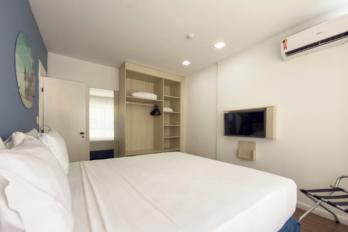 Classic Suite, City View | Desk, blackout drapes, soundproofing, WiFi (free)