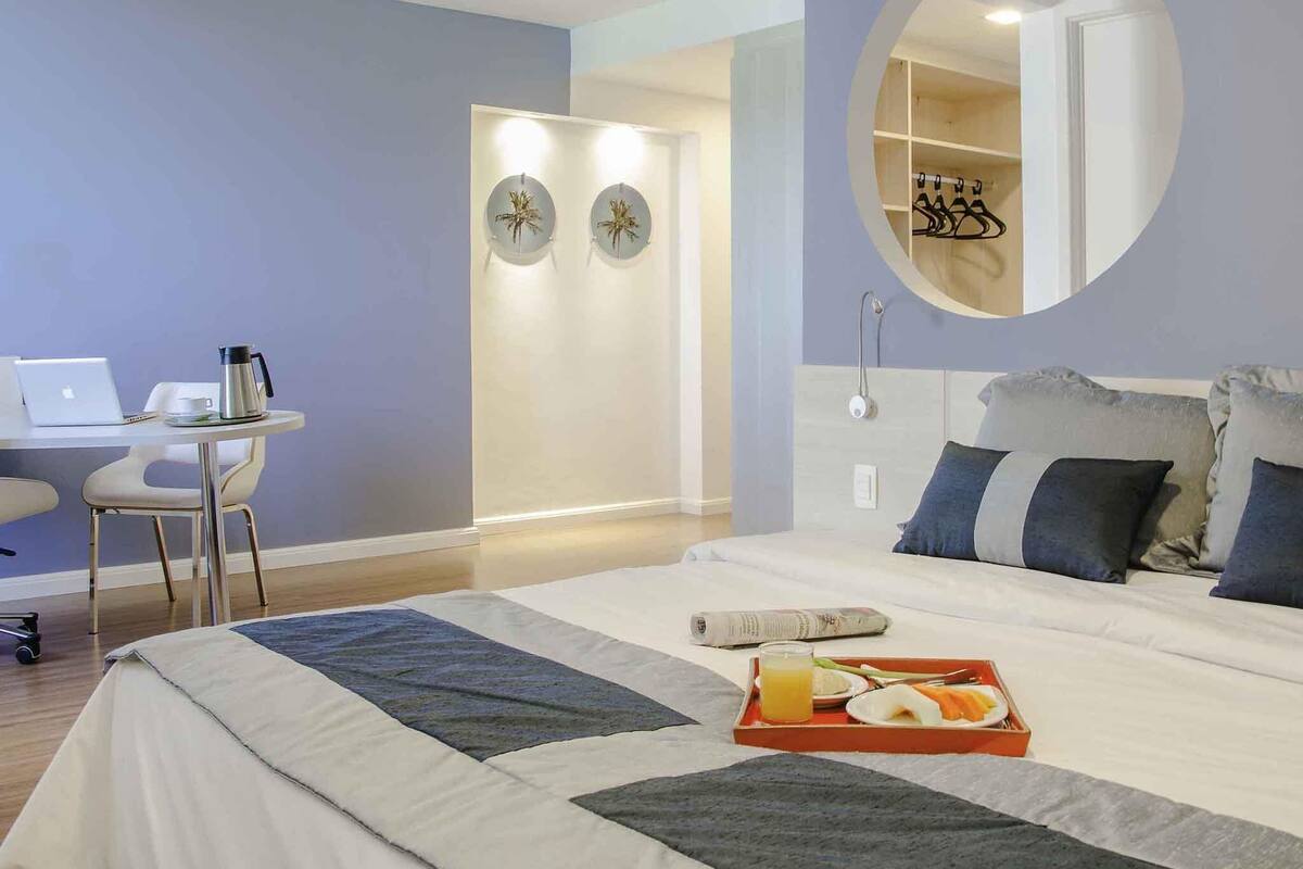 Rom – standard, 1 queensize-seng | Minibar, skrivebord, blendingsgardiner og lydisolert