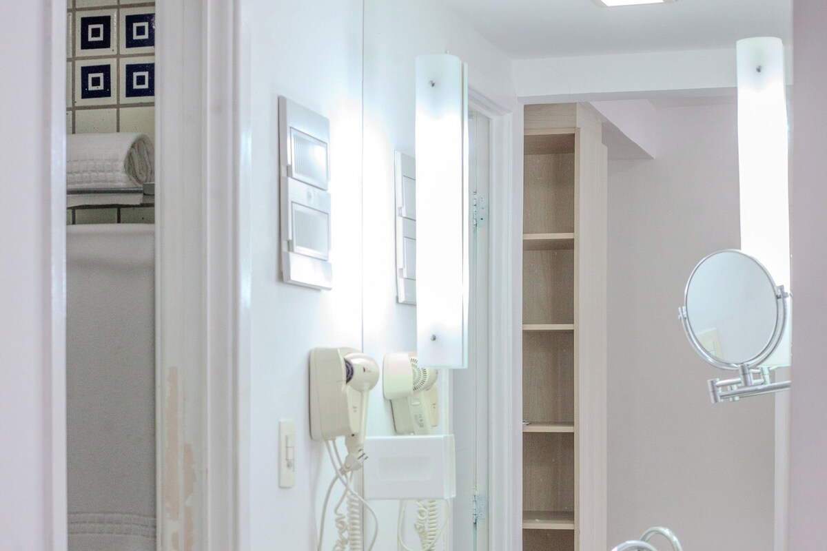Superior Single Room, City View | Bathroom | Shower, eco-friendly toiletries, hair dryer, towels