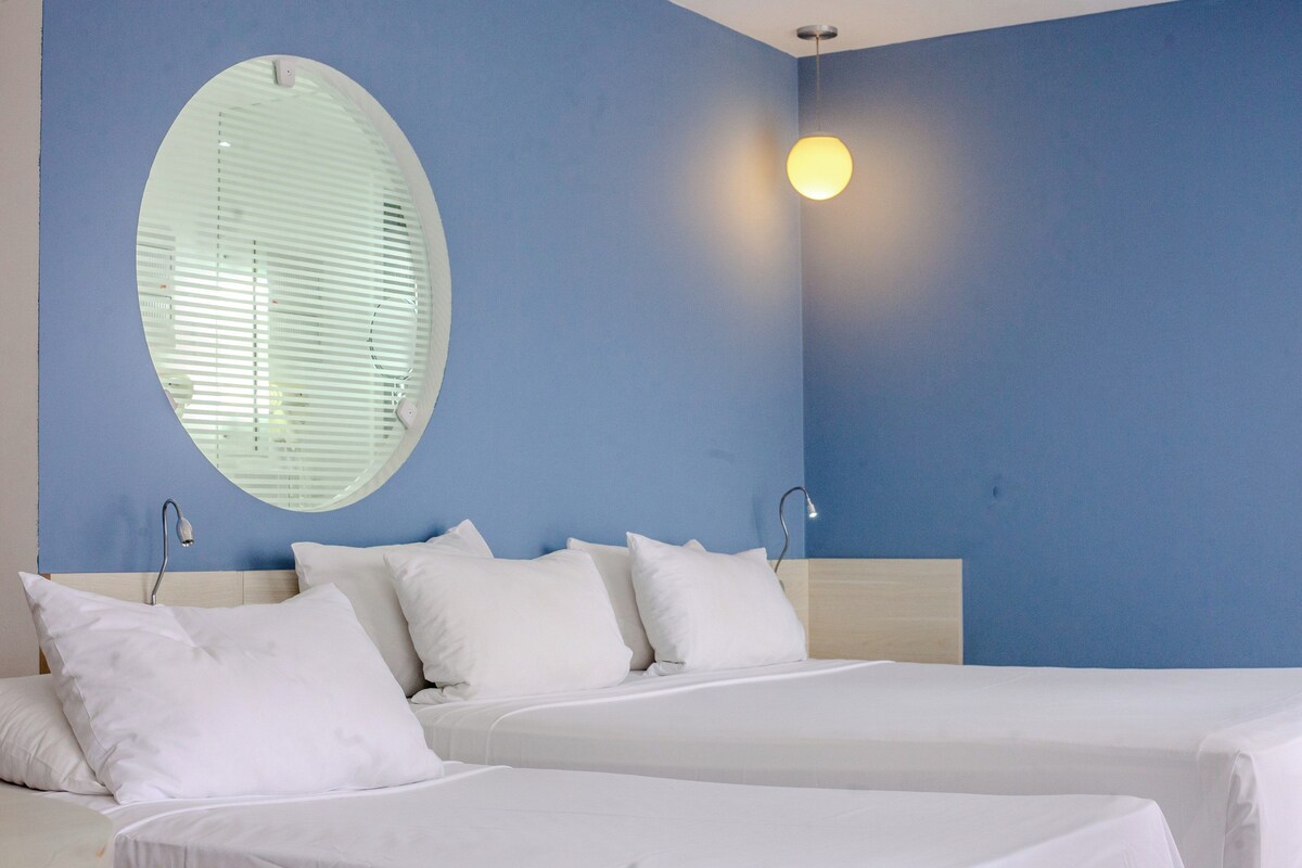 Superior Triple Room, City View | Desk, blackout drapes, soundproofing, WiFi (free)