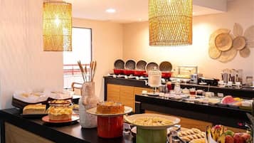 Se sirven desayunos, comidas y cenas