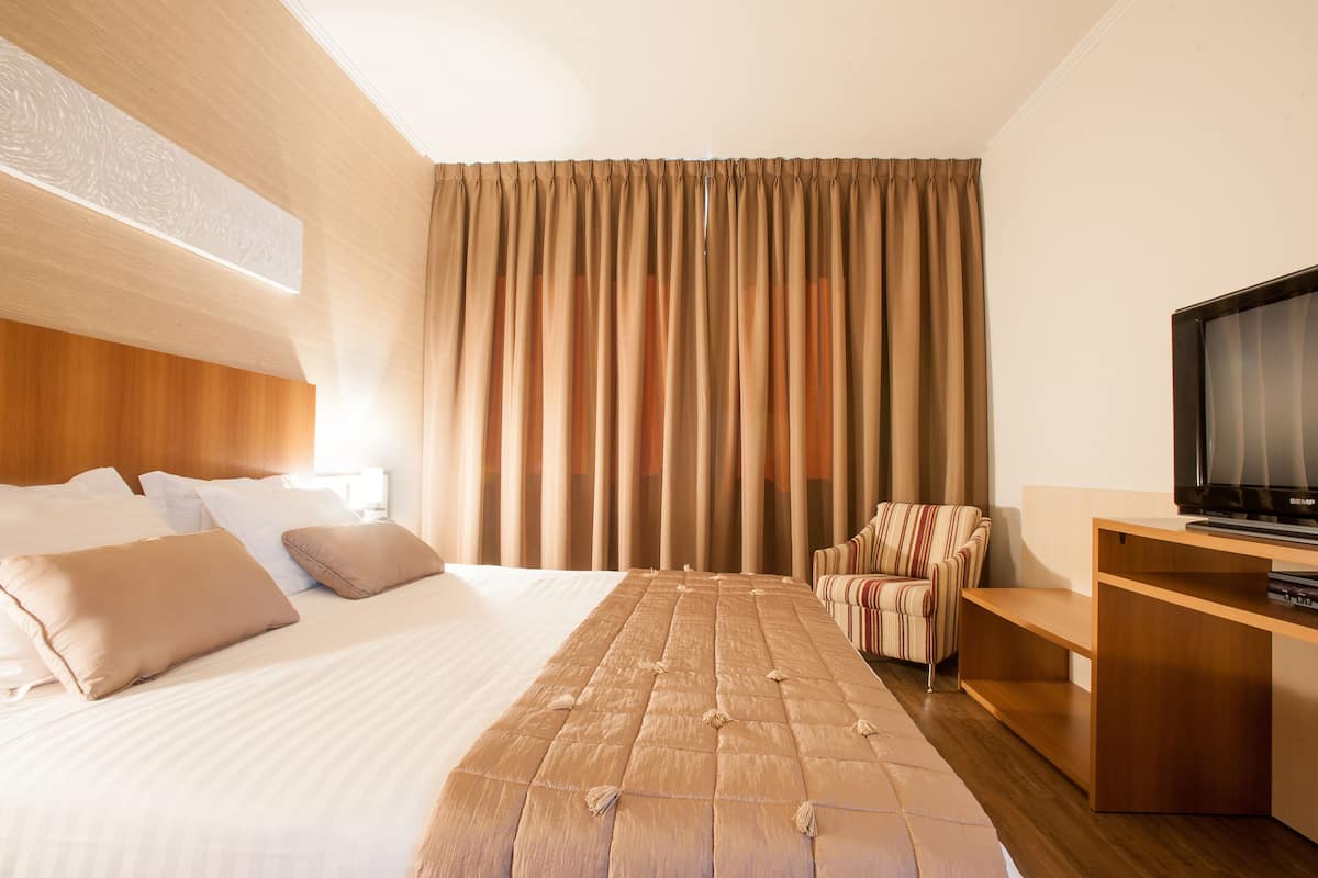 1 bedroom, minibar, in-room safe, blackout drapes