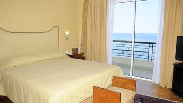 Minibar, in-room safe, desk, soundproofing