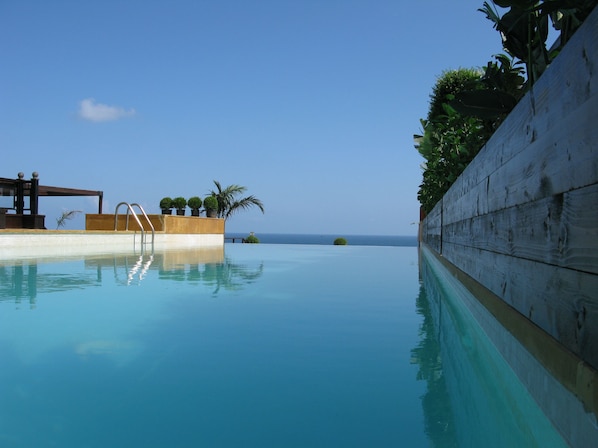 Seasonal outdoor pool, sun loungers