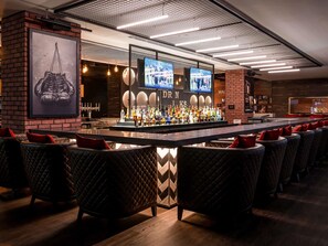 2 barer/lounger, sportsbar og takterrassebar