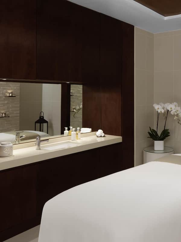 Sauna, steam room, body treatments, aromatherapy, hot stone massages