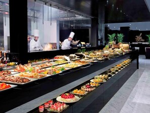 Breakfast, lunch, dinner served; international cuisine 