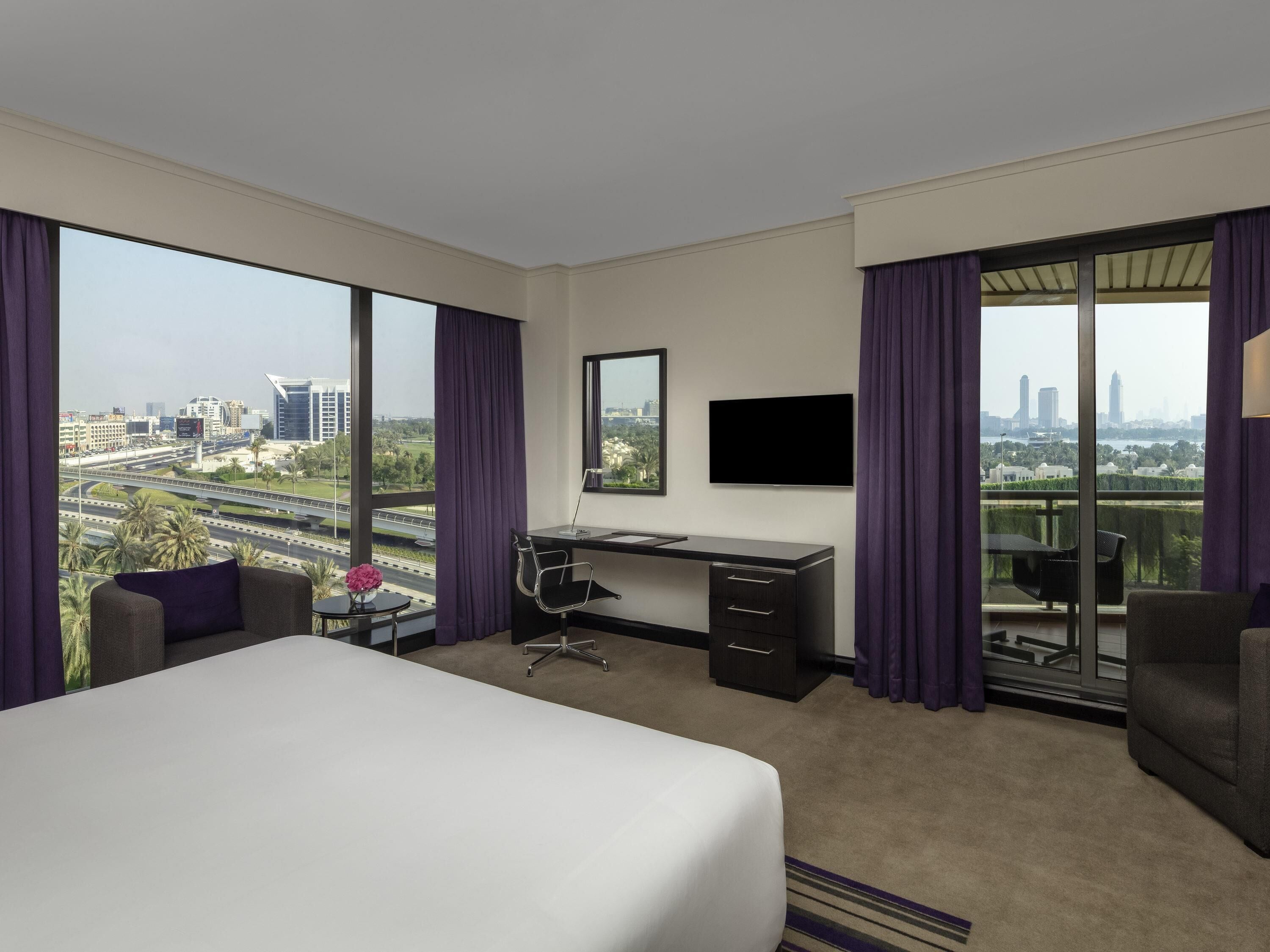 Family Room, 1 Katil Raja (King) | Gebar bulu kapas, peti besi dalam bilik 