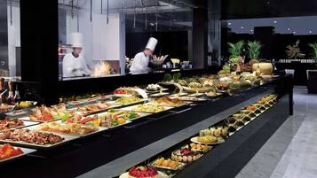 Breakfast, lunch, dinner served; international cuisine