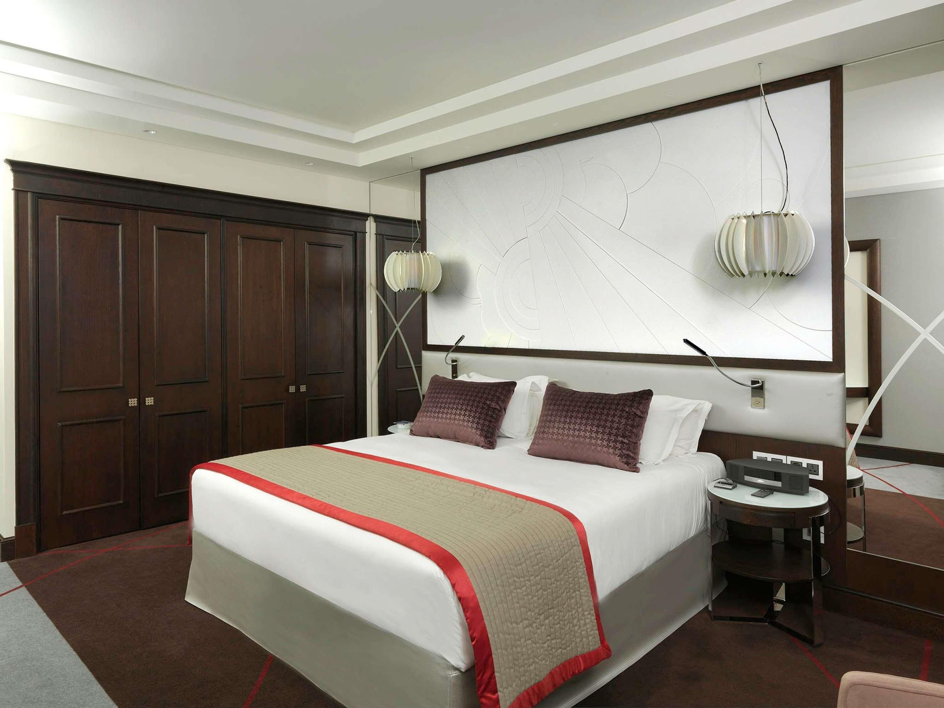Luxury Room, 1 King Bed | Egyptian cotton sheets, premium bedding, pillowtop beds, minibar