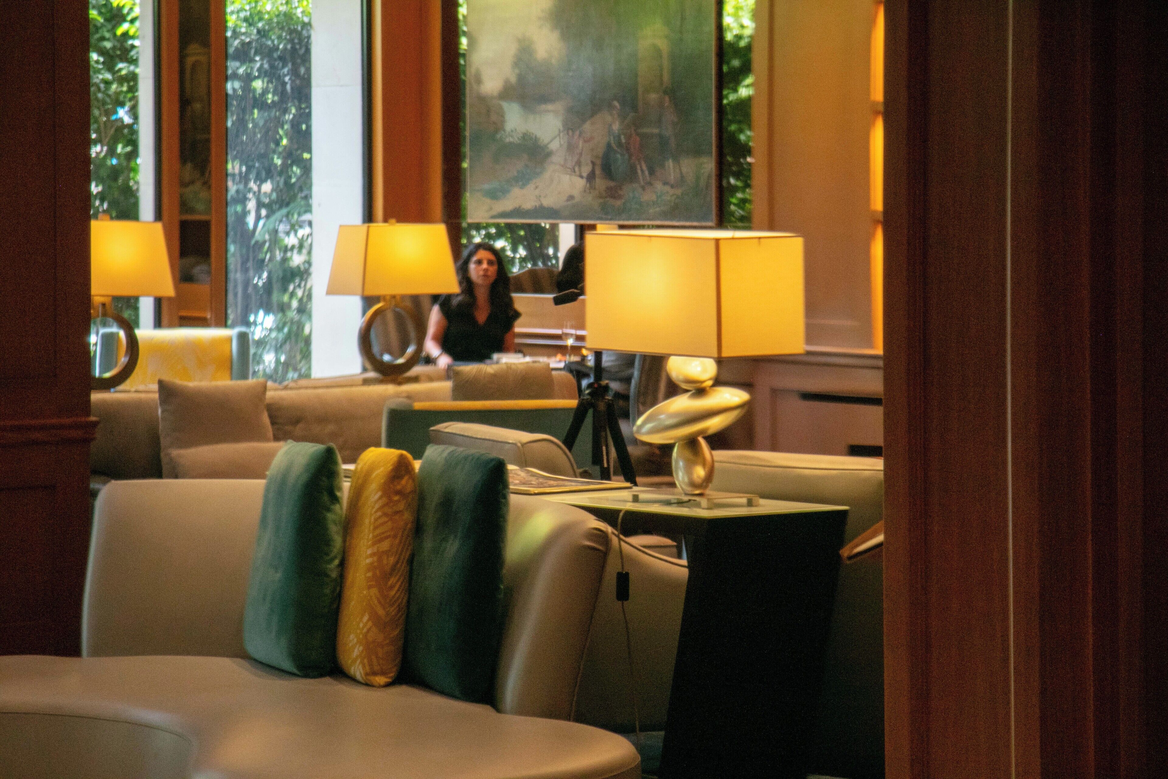 Lobby-lounge