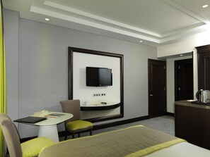 Superior Room, 1 Double Bed | Egyptian cotton sheets, premium bedding, pillowtop beds, minibar - Sofitel Beirut Le Gabriel (Beirut)