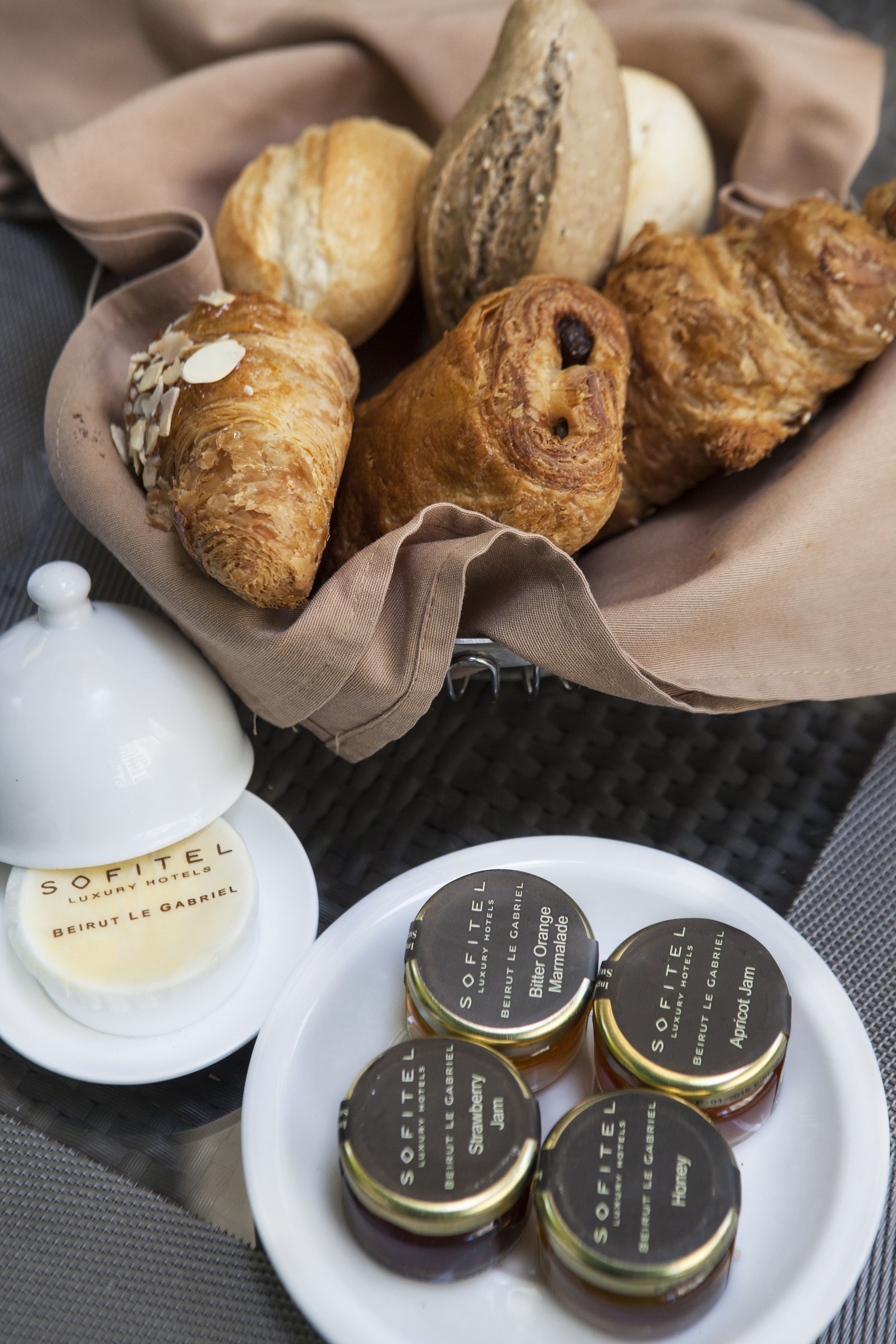 Tägliches kontinentales Frühstück gegen Gebühr