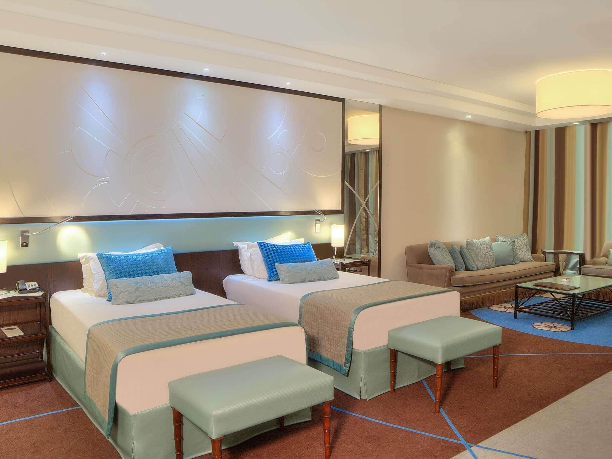 Junior Suite, 2 Twin Beds | Egyptian cotton sheets, premium bedding, pillowtop beds, minibar