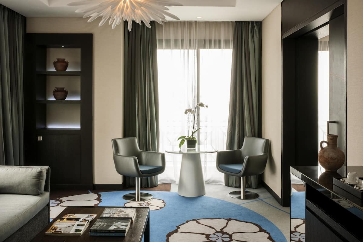 Suite, 1 King Bed, Terrace (PRESTIGE)