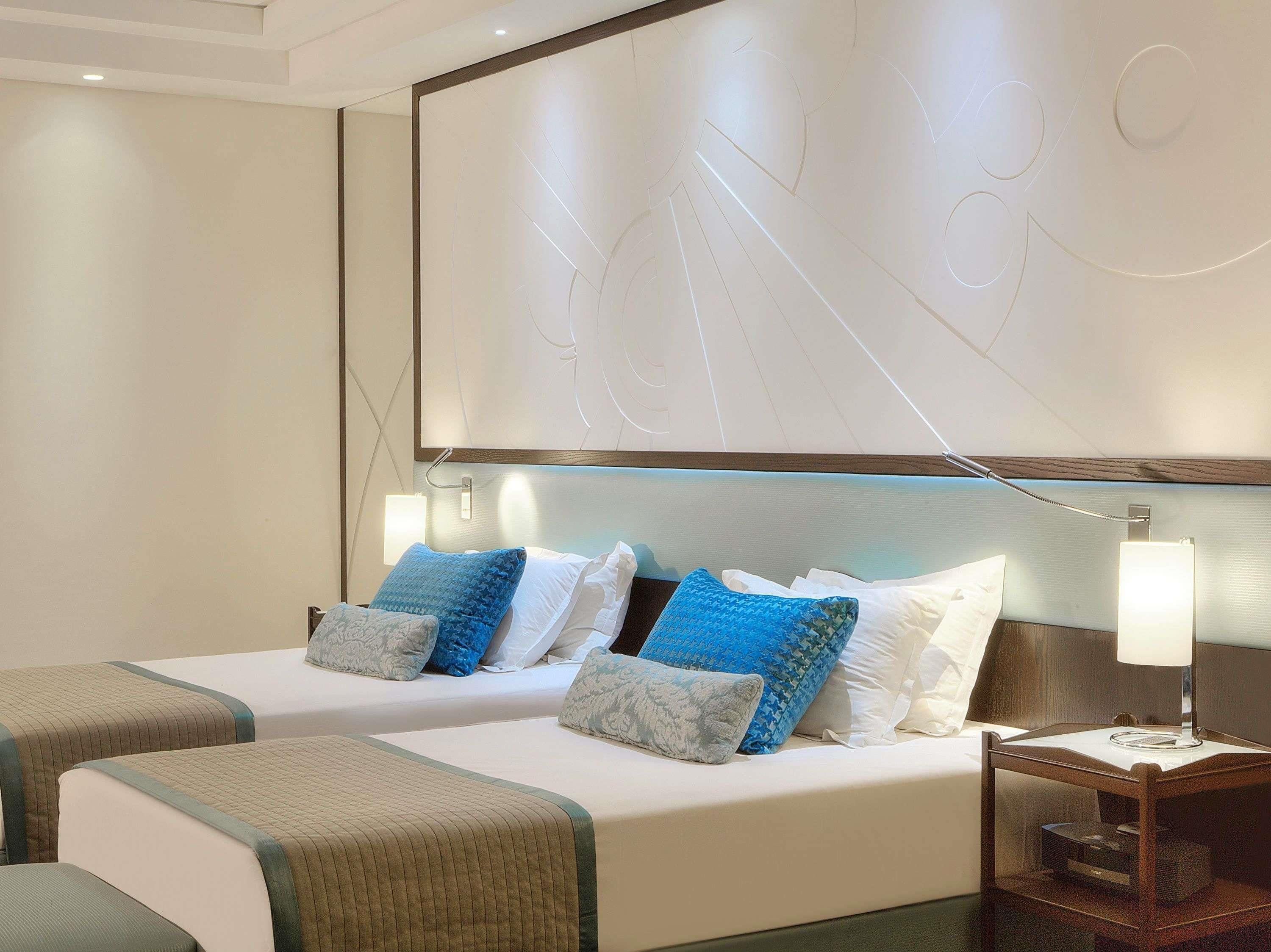 Junior Suite, 2 Twin Beds | Egyptian cotton sheets, premium bedding, pillowtop beds, minibar