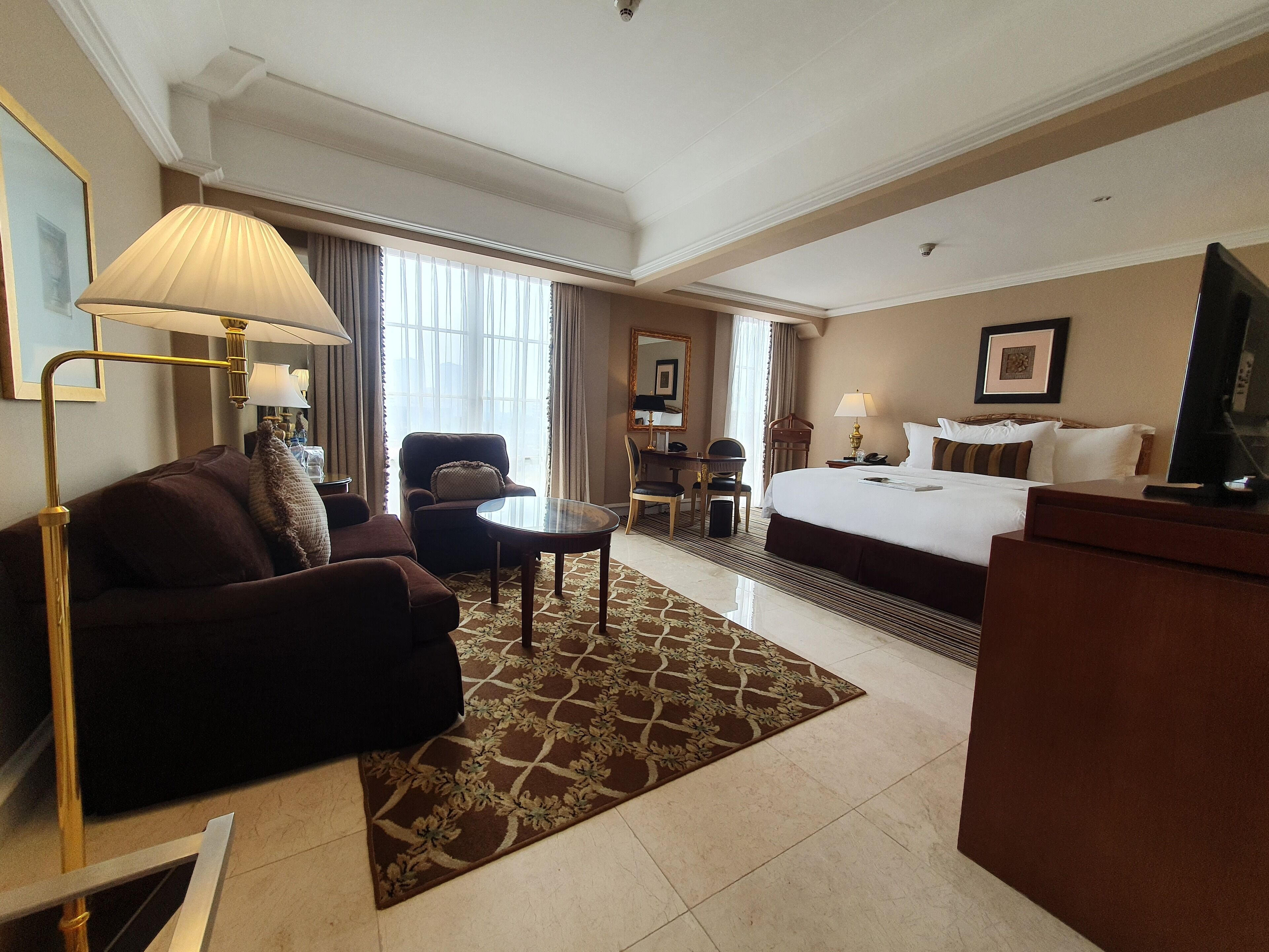 junior suite | 1 bedroom, minibar, in-room safe, desk