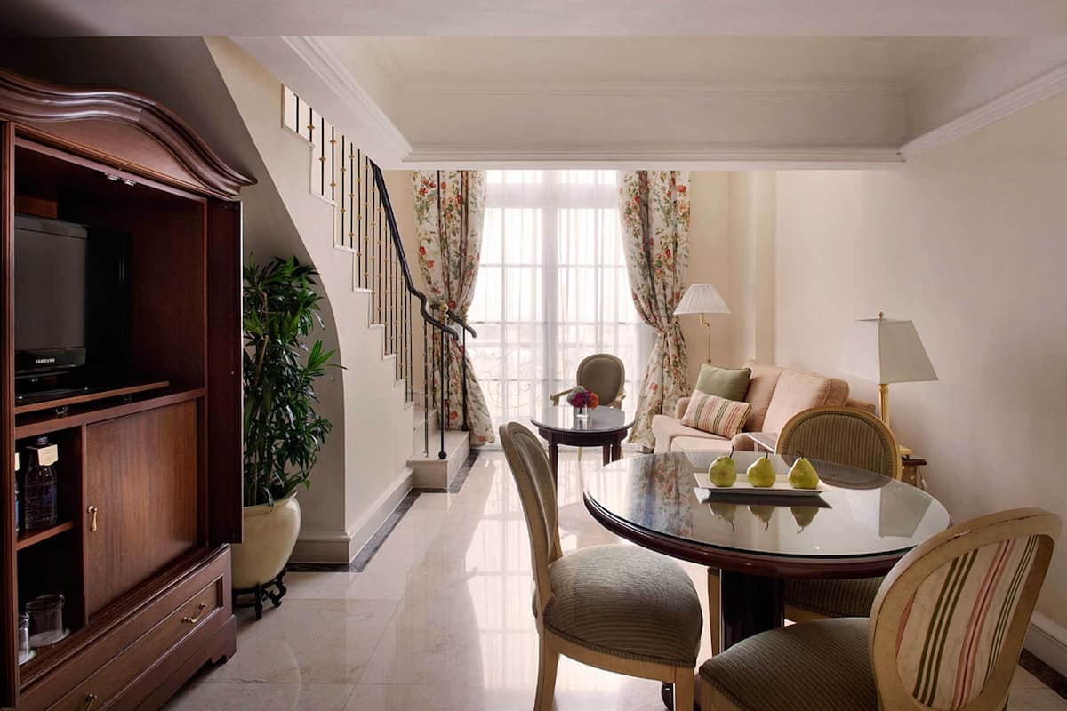 executive suite | 1 bedroom, minibar, in-room safe, desk