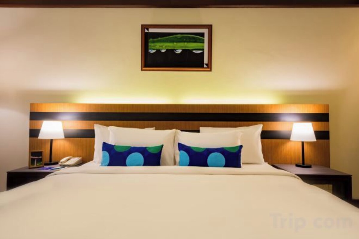 Minibar, in-room safe, desk, soundproofing