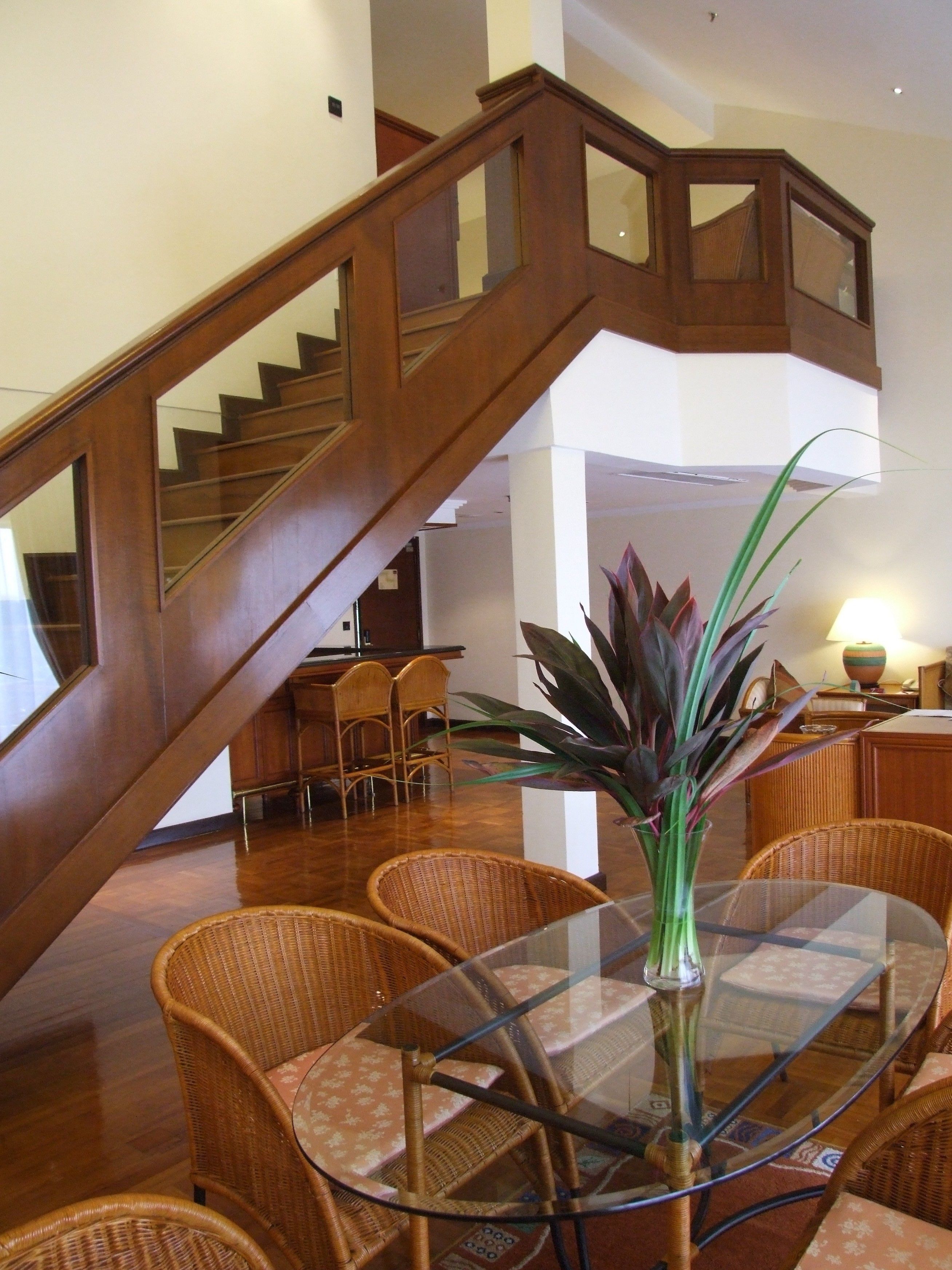 deluxe suite | in-room dining