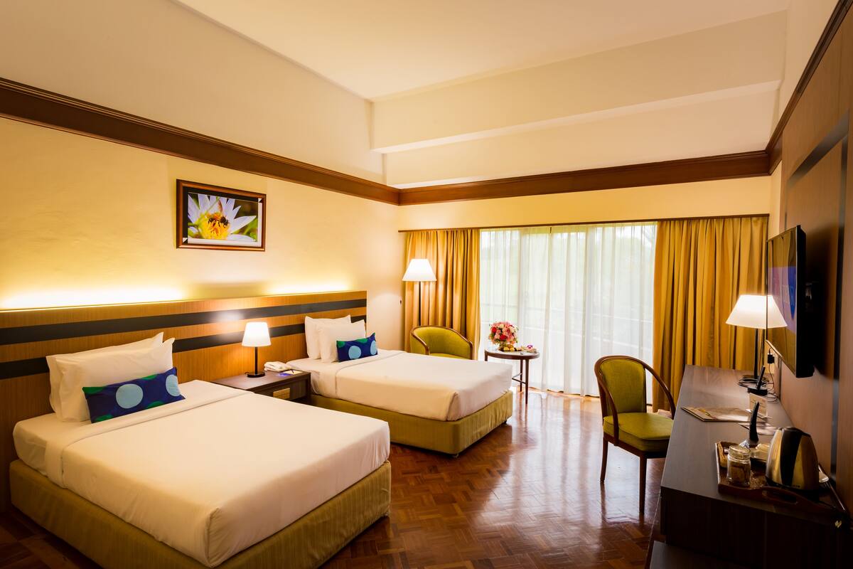 Premier Deluxe Twin Room (Newly Renovated) | Minibar, in-room safe, desk, soundproofing