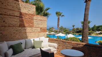 Habitación doble superior, vistas al mar | Terraza o patio