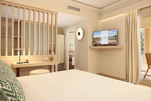 1 bedroom, premium bedding, down comforters, minibar
