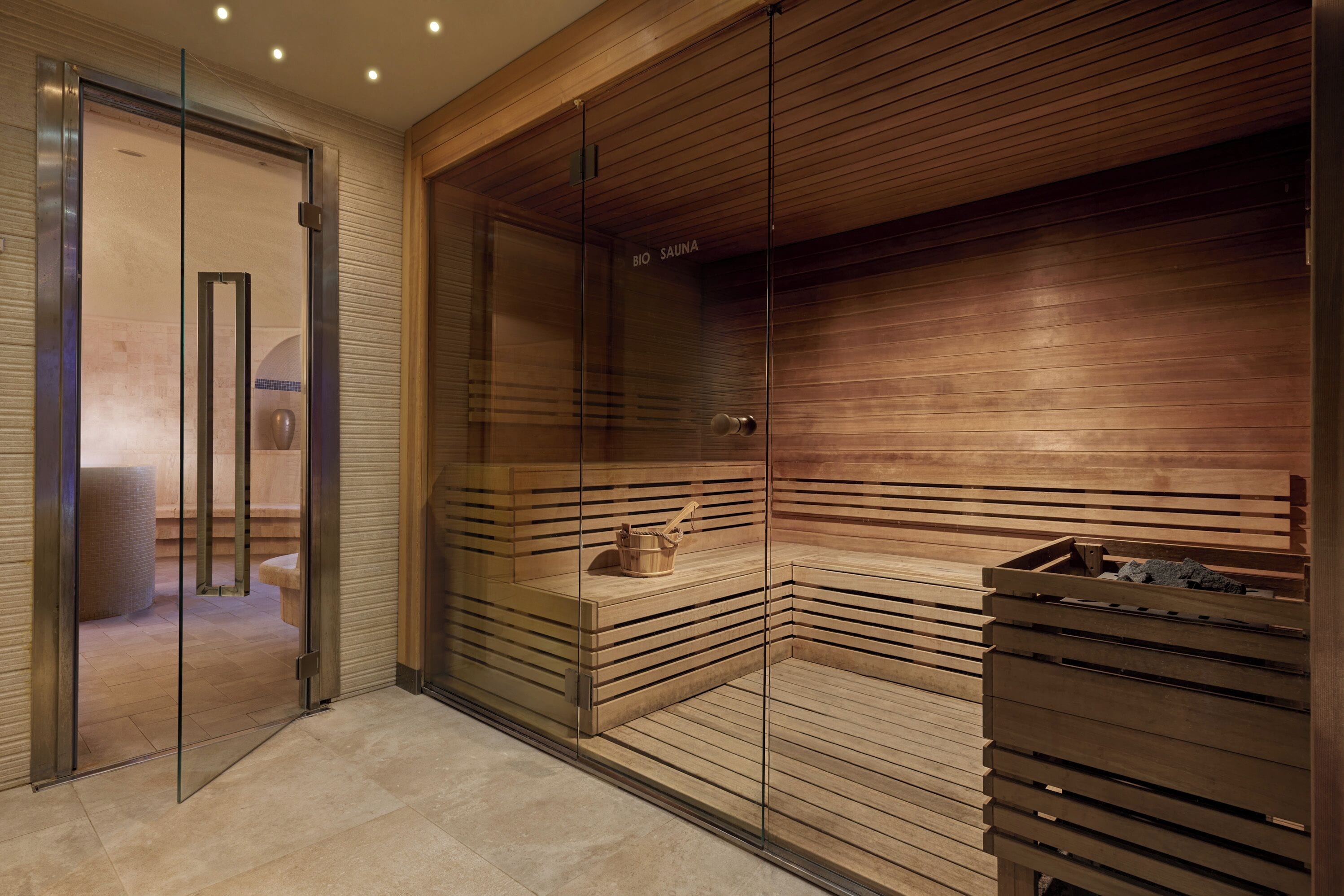 couples treatment room(s), sauna, hot tub, steam room