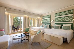 Family Quadruple Room, 2 Queen Beds, Garden View