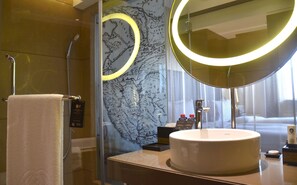 Superior Room, 2 Single Beds | Bathroom