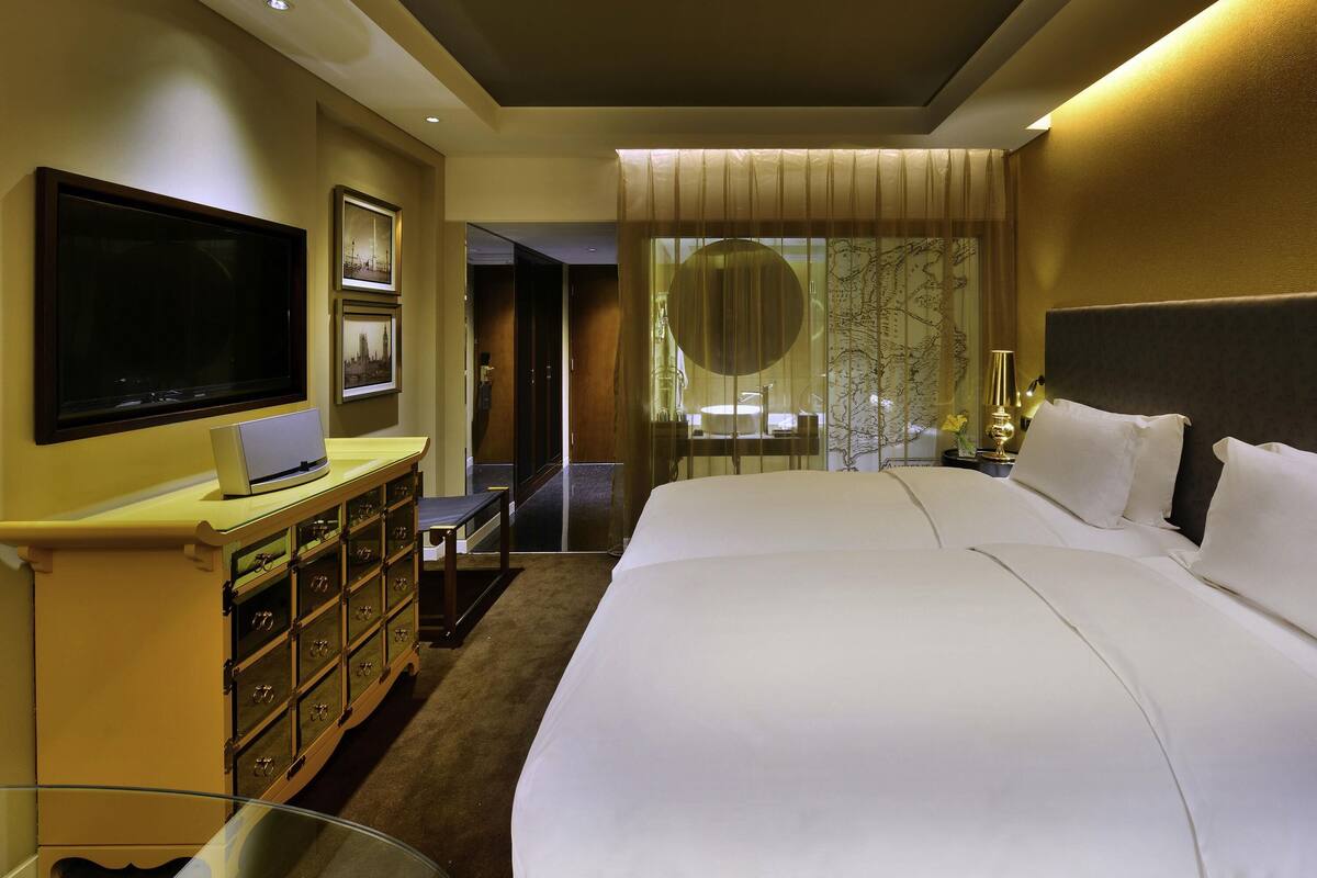Superior Room, 2 Twin Beds | 1 bedroom, premium bedding, down comforters, minibar