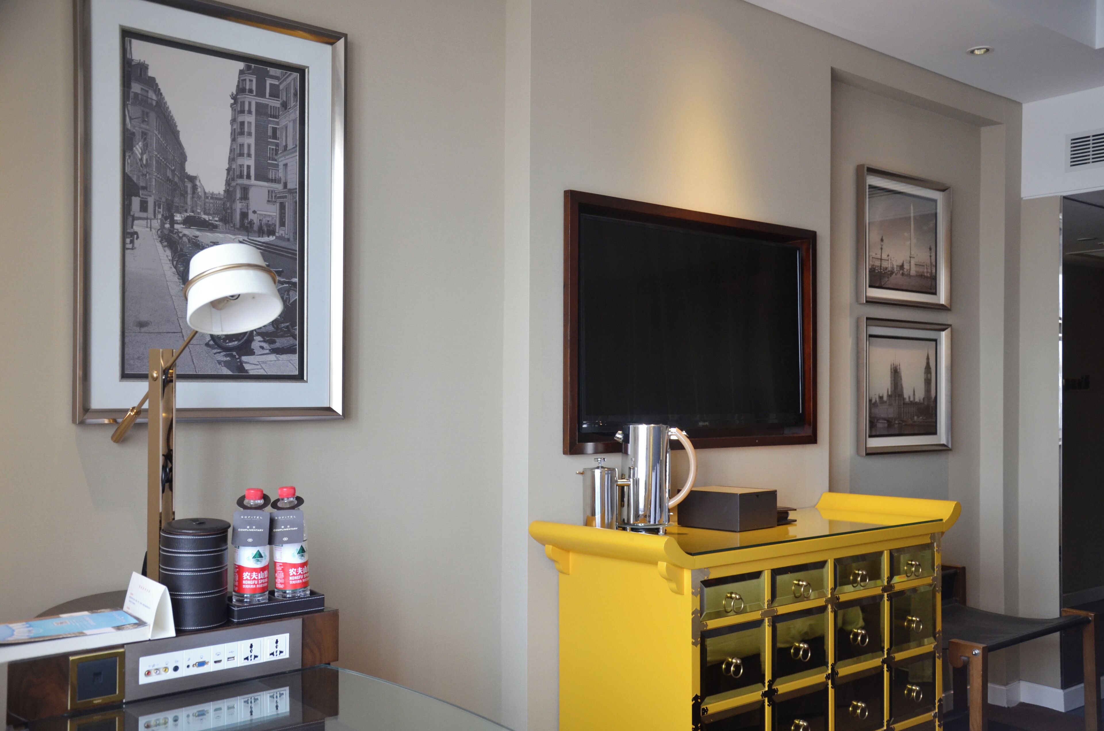 1 bedroom, premium bedding, down duvets, minibar