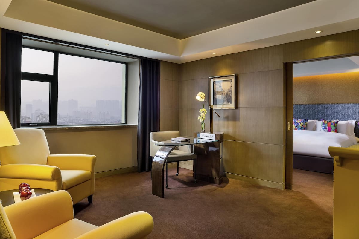 Junior Suite, 1 Bedroom | 1 bedroom, premium bedding, down comforters, minibar