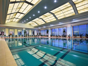 Indoor pool, pool loungers