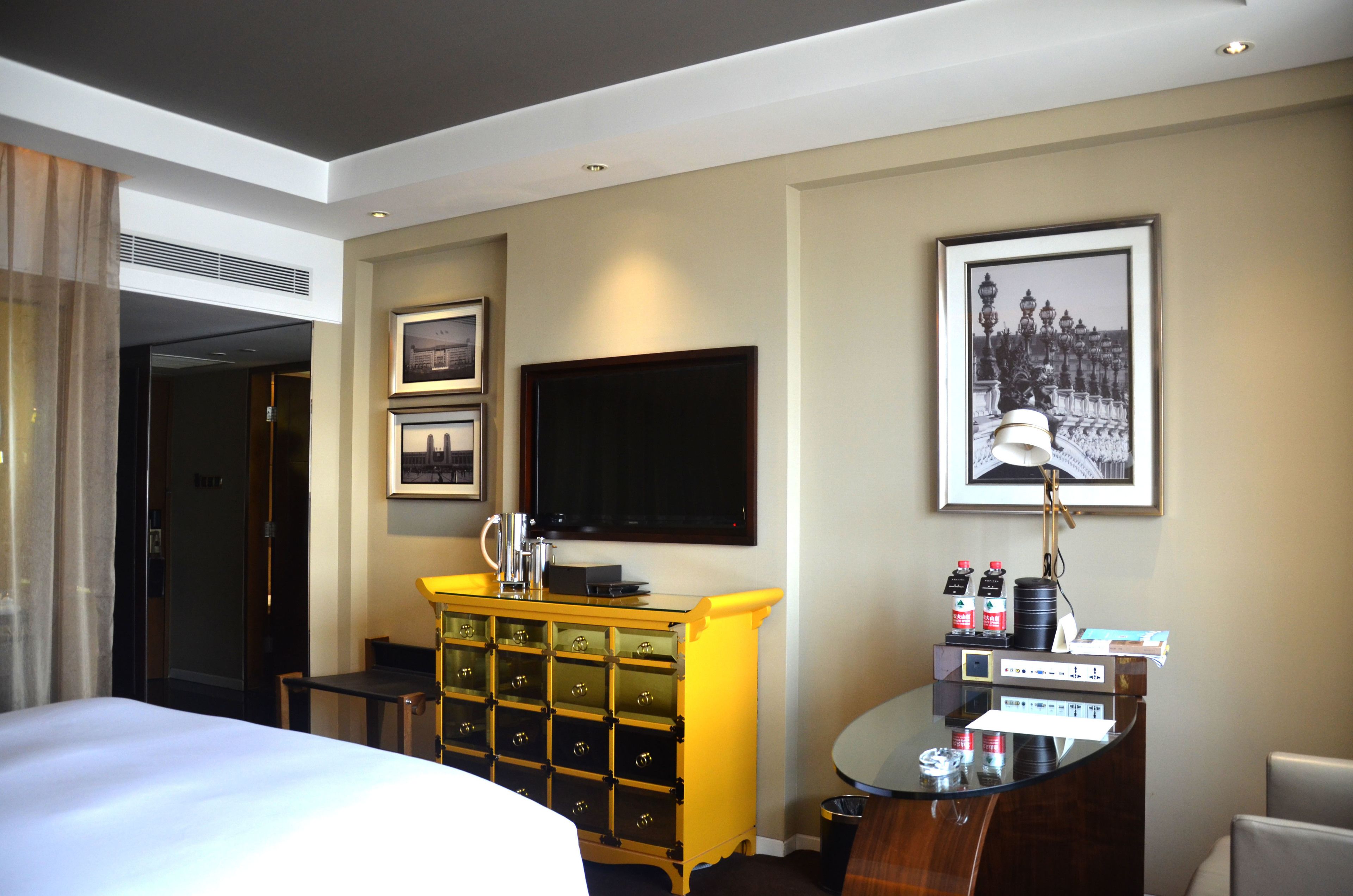 superior room, 1 king bed, club lounge access | 1 bedroom, premium bedding, down duvets, minibar