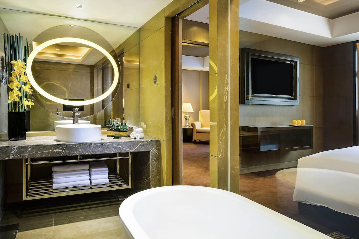 1 habitación, ropa de cama de alta calidad, edredón y minibar 
