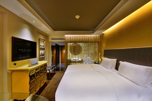 1 bedroom, premium bedding, down comforters, minibar