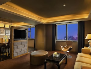 1 bedroom, premium bedding, down duvets, minibar