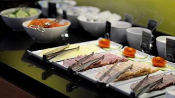 Frukostbuffé varje dag (SEK 125 per person)