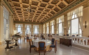 2 restaurants, breakfast, lunch, dinner served; international cuisine