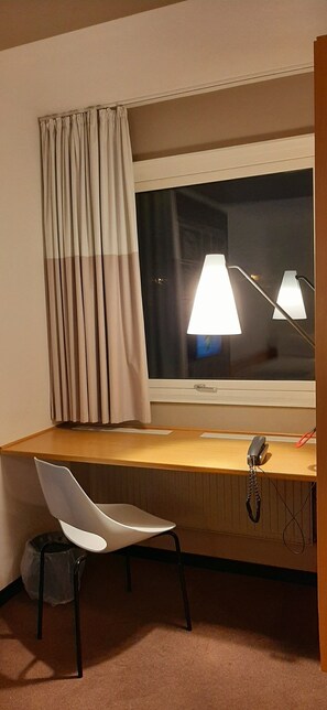 Desk, iron/ironing board, free WiFi, bed sheets