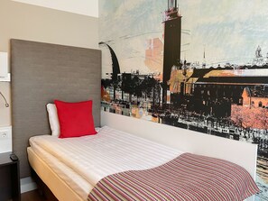 Standard-Einzelzimmer | Schreibtisch, Verdunkelungsvorhänge, Bettwäsche