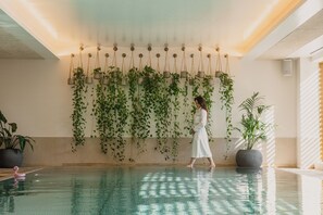 Indoor pool, sun loungers - Pullman Paris Centre-Bercy (Paris)