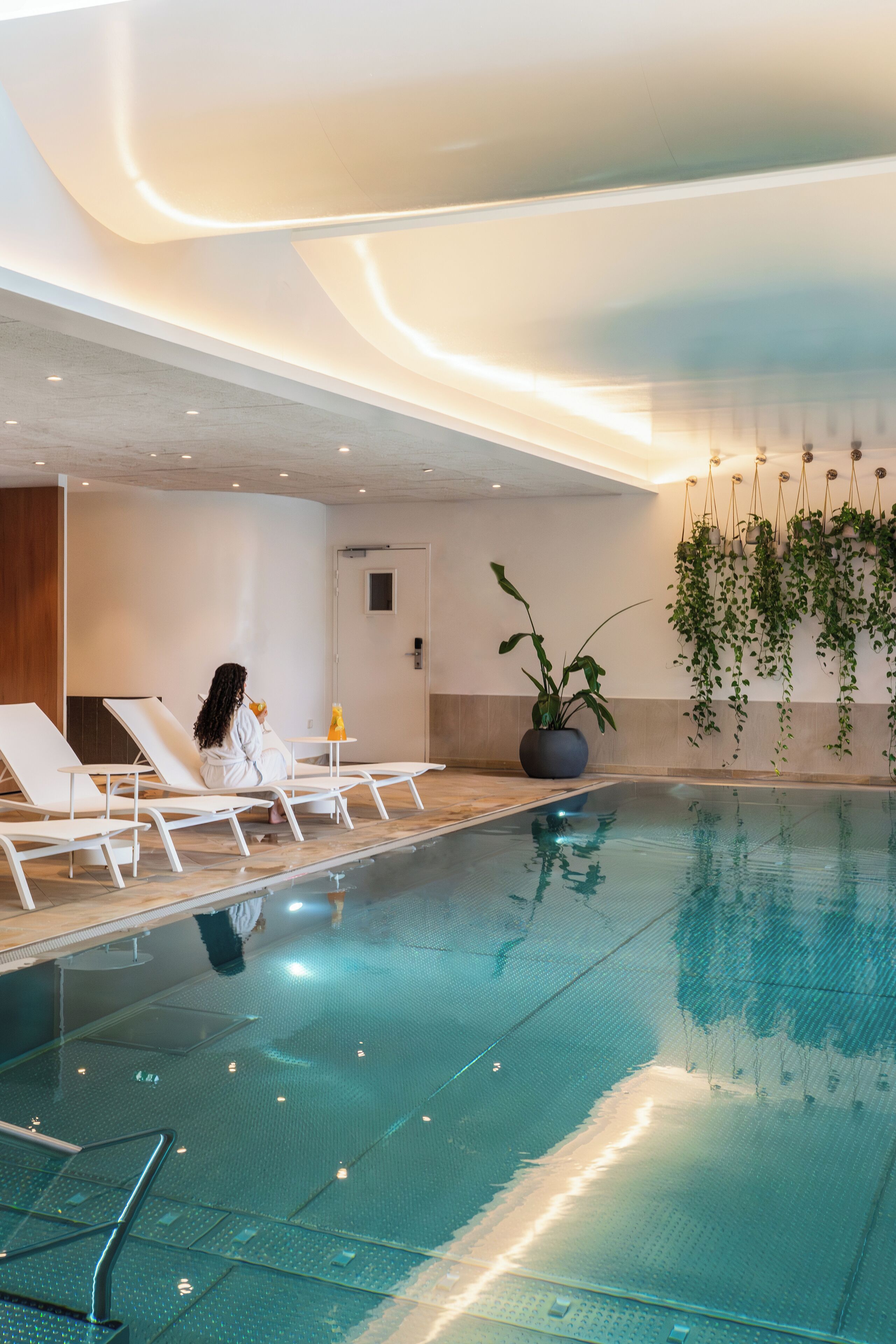 indoor pool, pool loungers